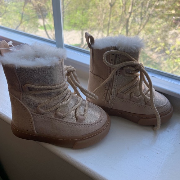 Gymboree fur-lined gold bootie - Picture 3 of 5